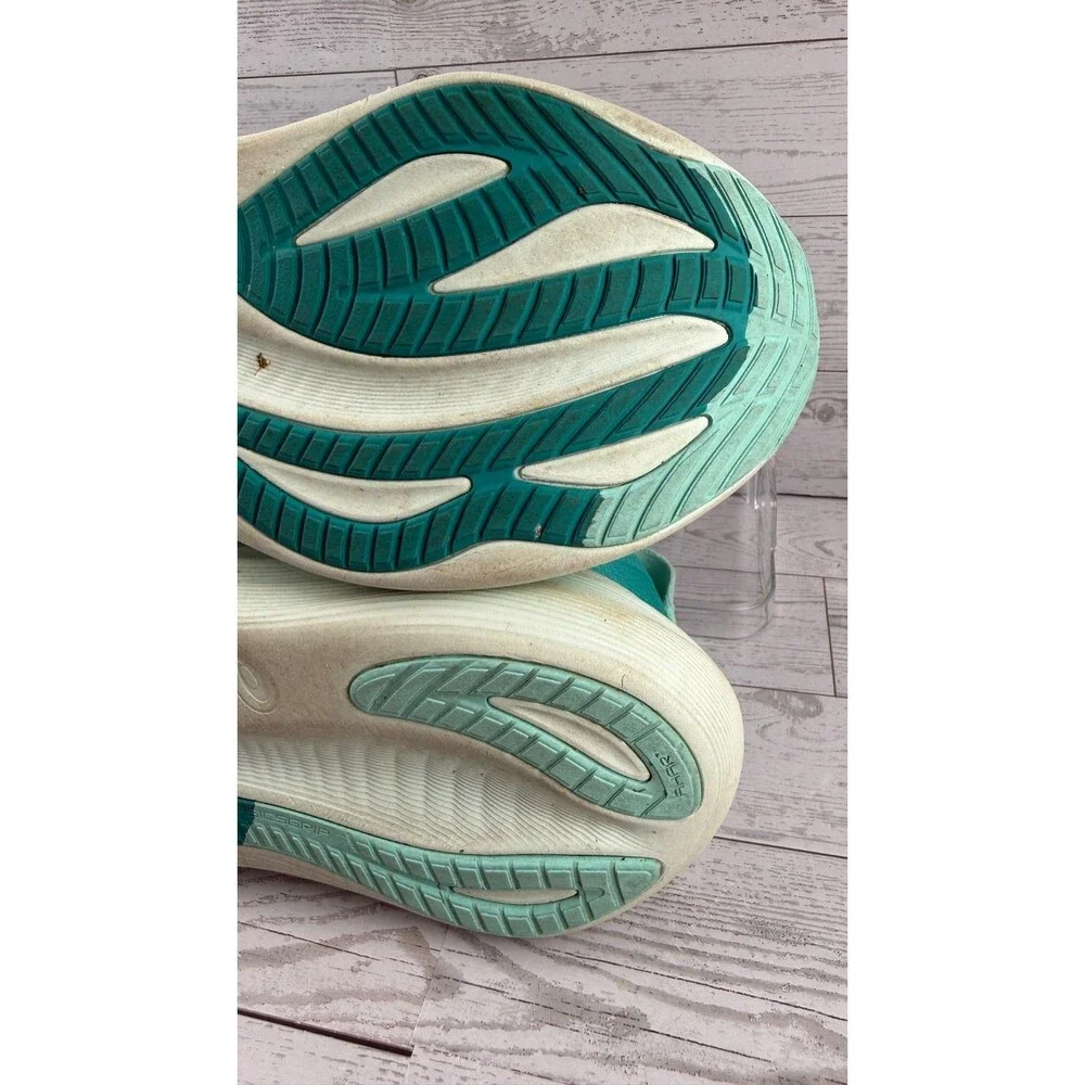 Asics light wear
